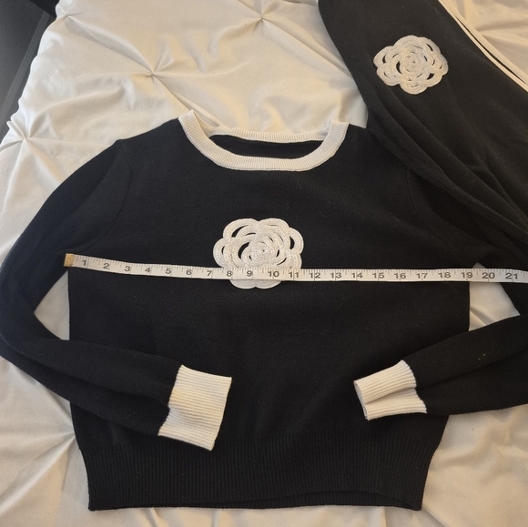 Inspired | Camellia Sweater Set - Picture 3 of 6